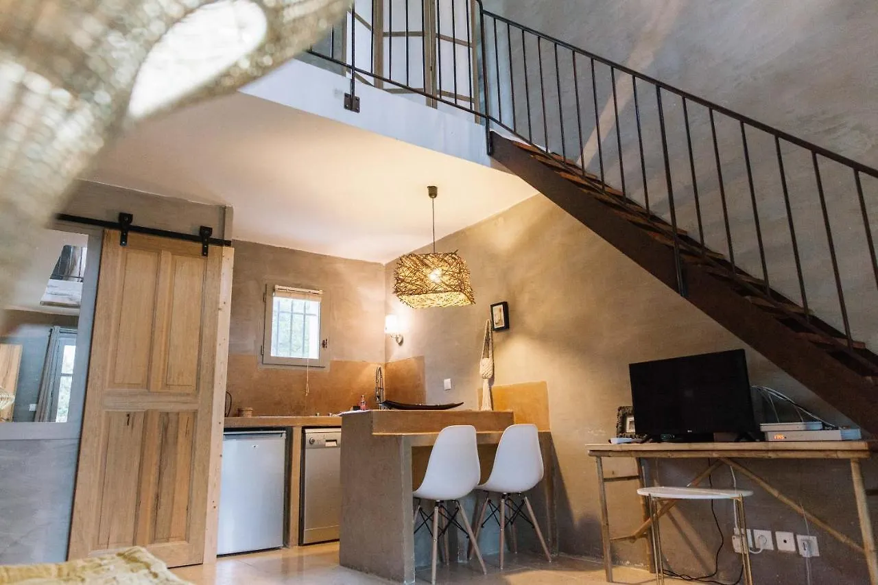 Apartment Le Mas De Cink Saint-Saturnin-les-Apt